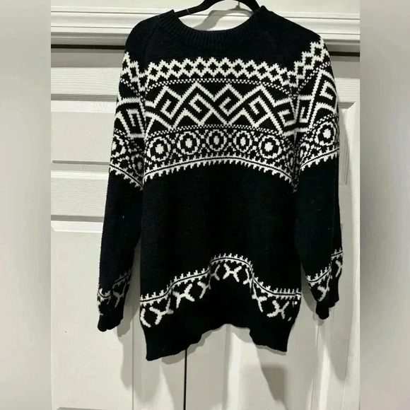 Brunette  sweater - Picture 1 of 1